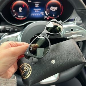 Never used ray ban sunglasses